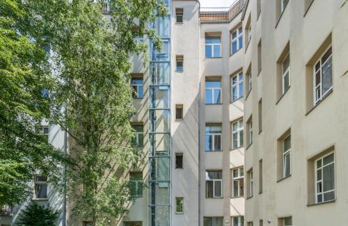 Friedrichshain Apartment | Mooeve Boxi Big with Terrace