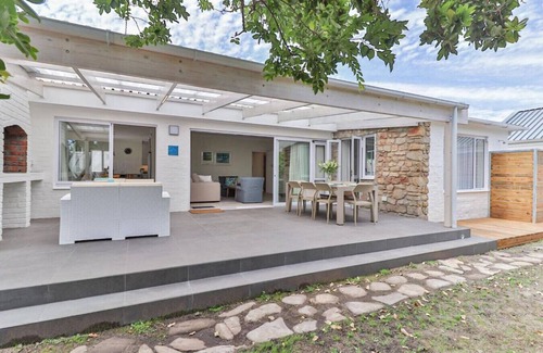 Voelklip House | Mooinooientjie | Langbaai beach | Hot tub