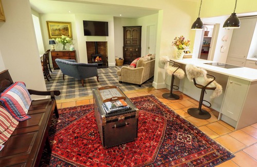 Scunthorpe House | MOON FIELD LODGE, family friendly, with open fire in Epworth