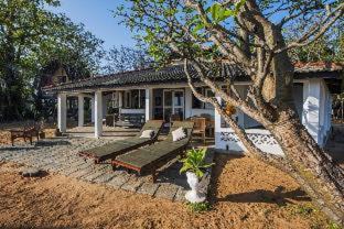 Nilaveli House | Moon Isle Beach Bungalow