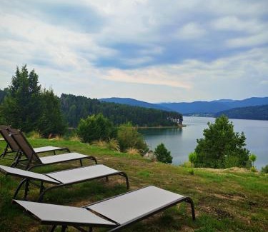 Hangu House | Moon Lake Bicaz - Aurora Garden