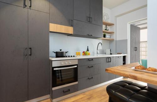 Tel Aviv Apartment | Moon Light by HolyGuest