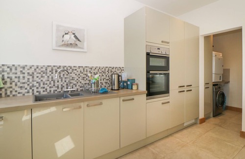 Newton Ferrers Cottage | MOON LIZARD, family friendly, with a garden in Newton Ferrers