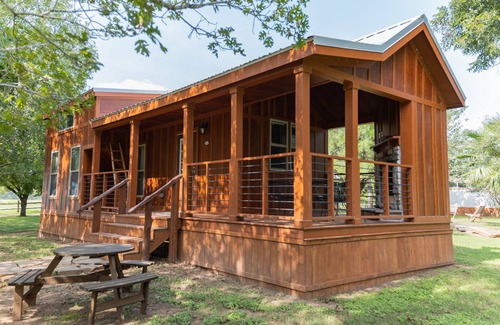 Satin Cabin | Moon River Ranch - Camellia Cabin