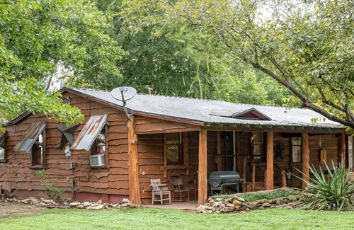 Satin House | Moon River Ranch - Gate House