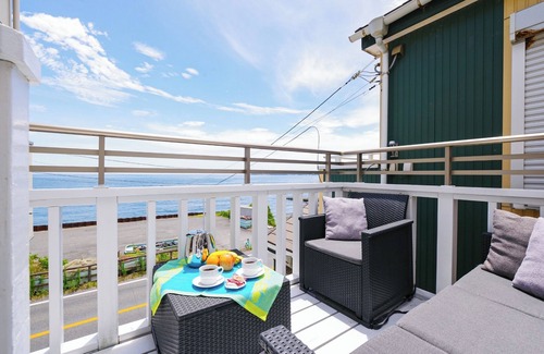 Yokosuka House | Moon road Oceanfront Villa with Traditional Japanese wooden bath Dry sauna/Yokosuka Kanagawa