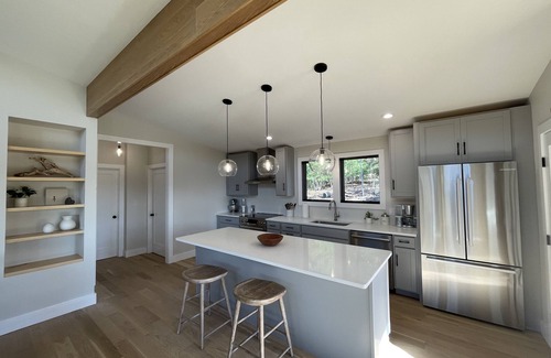 Rileyville Cabin | Moon Shadow Brand New Modern Cabin