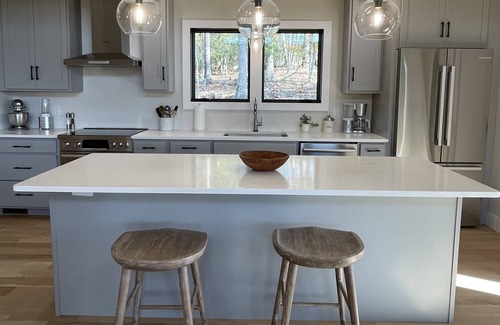 Rileyville Cabin | Moon Shadow Brand New Modern Cabin