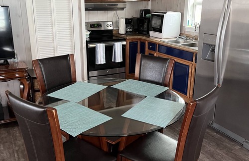 Surfside Beach Cottage | Moongazer is the ideal place to unwind and relax.