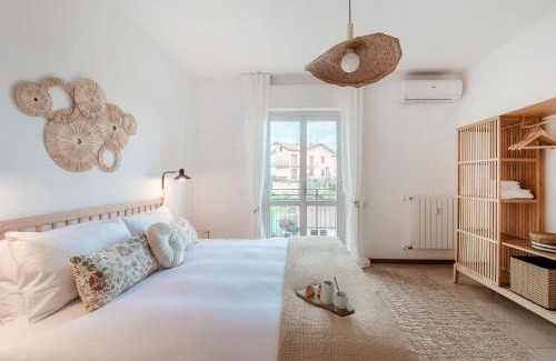 San Fermo della Battaglia Apartment | Moonlight - by MyHomeInComo