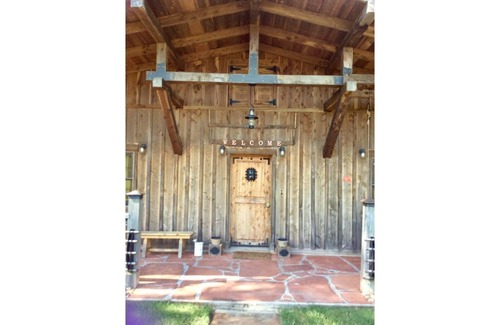 Redfield Cabin | Moonlight Country Cabin -Brand New Custom Build Secluded for a Romantic Getaway!