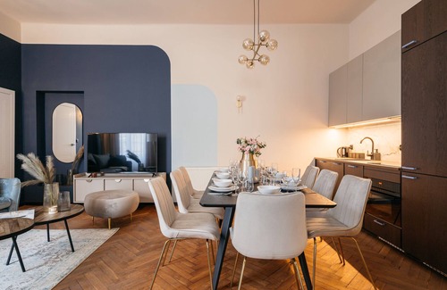 Old Town Apartment | Moonlight II Apartment - LoftAffair