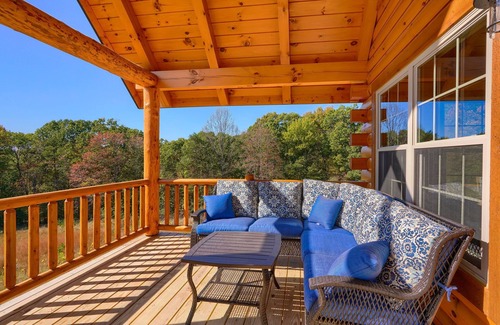 Logan Cabin | Moonlight Meadow cabin at Trickle Creek at Hocking Hills