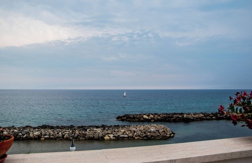 Marina Lido Apartment | Moonlight: style, comfort and privacy just a few meters from the sea.