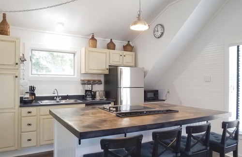 Ocracoke Apartment | Moonraker's Attic: Dog Friendly Studio at Spencer's Market