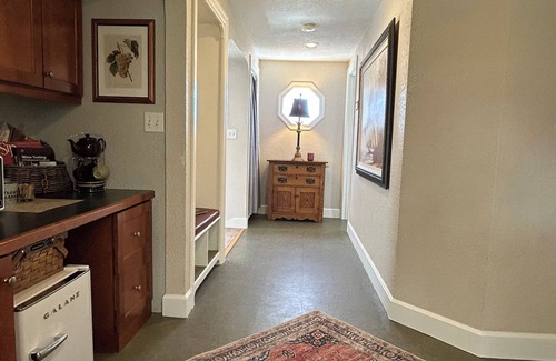 Milton-Freewater House | Moonrise Suite in a Vineyard + Winery!