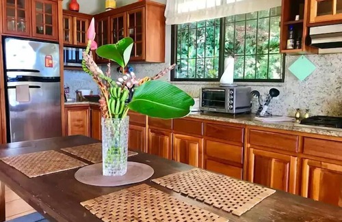 Manuel Antonio Villa | Moonshine Inn - 3 BR Villa with Pool, Moonshine Inn - 3 BR Villa with Ocean, Jungle and Pool Views