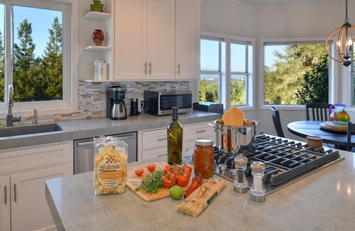 Sebastopol House | Moore Family Farmhouse - Complimentary wine tasting at Croix included!