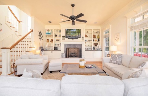 Eatons Crossing House | Moore Memories | Gated Community w/Swimming Pool| Excellent Location
