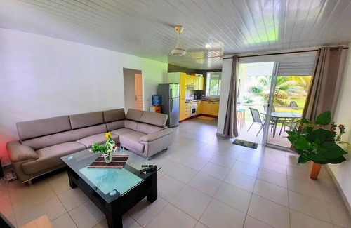 Moorea-Maiao Ski Chalet | MOOREA - Fenua Rahi Beachfront