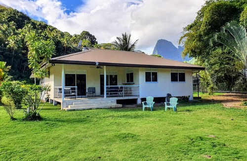 Moorea-Maiao Ski Chalet | MOOREA - Fenua Rahi Beachfront