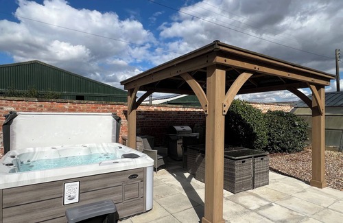 Holton Le Clay House | MOORTOWN HOUSE, pet friendly, luxury holiday cottage in Caistor