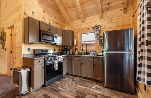 Pittsburg Cabin | Moose Alley Cabin On The Rocks