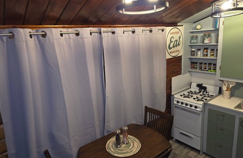 Ridgeway Apartment | Moose Cabin Inn is a cozy 1 bedroom/1 bathroom cabin style apartment. nKenai, AK