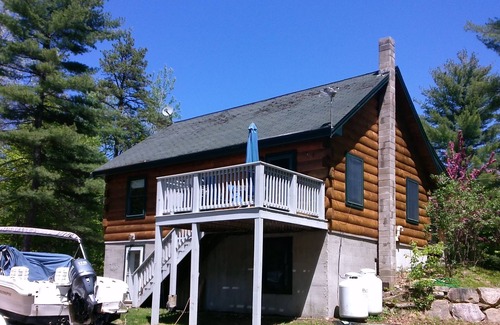 Effingham House | MOOSE LODGE Beautiful log cabin near Ossipee Lake