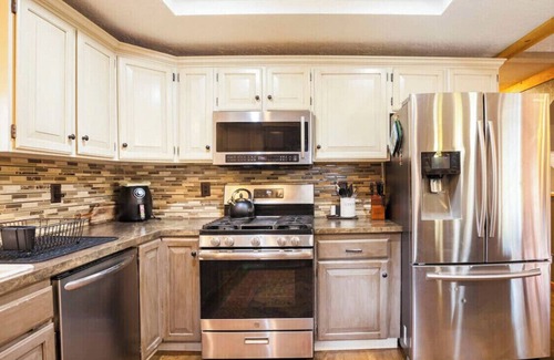 Eagle River Cabin | Moose Lodge Log Cabin and Chalet w/Hot Tub sleeps 16