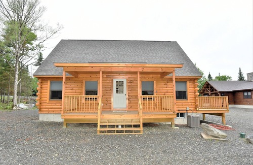 Pittsburg Cabin | Moose Tracks