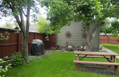 Red Lodge House | Moose Traks nCome stay in Downtown Red Lodge, 2 blocks from Broadway Street