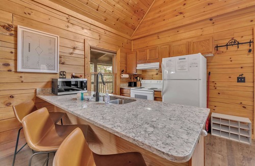 Sevierville Cabin | Moosehead Lodge – Fantastic Cabin at Lake Douglas!