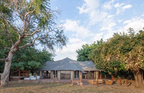 South Luangwa National Park Cabin | Mopani Safari Lodge