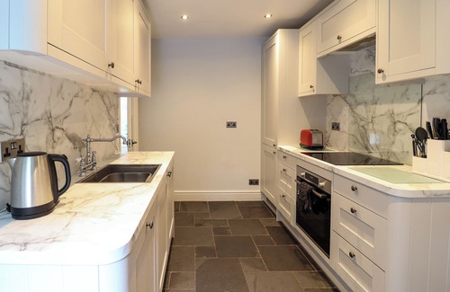 Talsarnau House | MOR EDRIN, pet friendly, character holiday cottage in Harlech