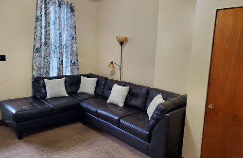 Johnstown House | Morden 2-bedroom townhome with WiFi and AC in fabulous Johnstown