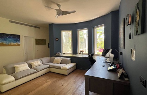 Bnei Dror House | Morden Villa located in the North of Tel Aviv