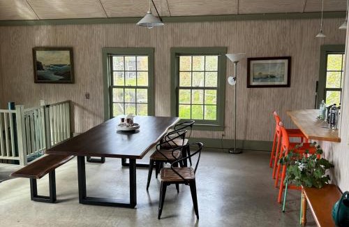 Newcastle House | More Boathouse than Lakehouse