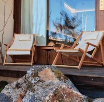 Lijiang House | More Sunshine Villa 猫在雪山下田野里民宿