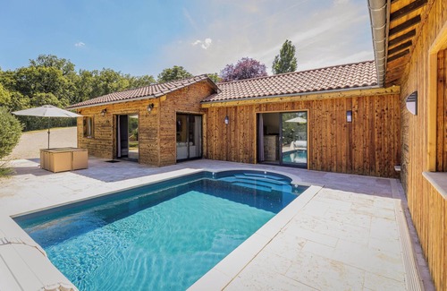 Condat-sur-Vezere Ski Chalet | Morganetta is a charming chalet with heated pool and jacuzzi
