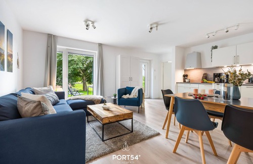 Emmelsbull Apartment | Morgenröte - not far from Sylt, rural, idyllic, North Sea vacation, garden