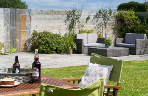 Trearddur Bay Cottage | Mornant - a coastal that sleeps 6 guests in 3 bedrooms