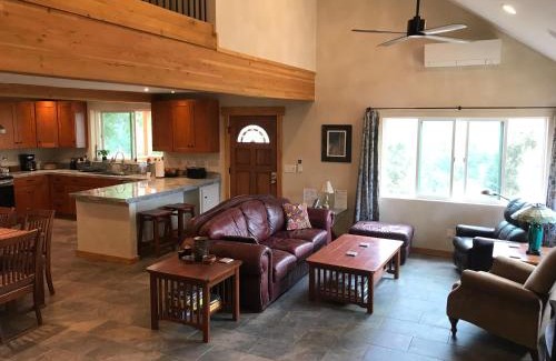 Mariposa House | Morning Star Vista near Yosemite - countryside with mountain views