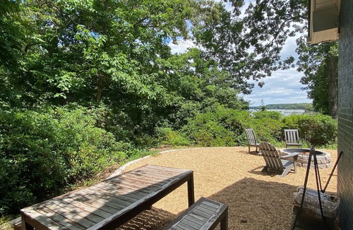 Kinsale House | Morningtide Cottage: Secluded Waterfront Getaway!