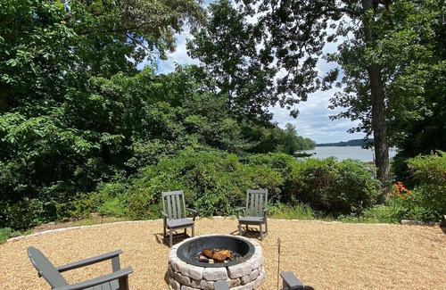 Kinsale House | Morningtide Cottage: Secluded Waterfront Getaway!