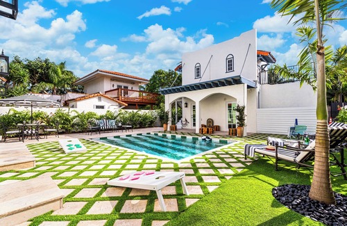 Palm Beach - West Palm Beach House | Moroccan Elegance | Near Beach & Downtown | Curated Experiences