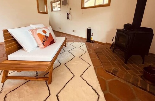 Morongo Valley House | Morongo Casita I Couples Retreat I POOL I Views I Acreage