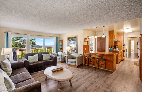 Morro Bay House | Morro Bay Heights Home with Amazing Ocean and Rock Views!