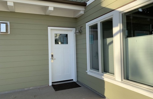 Morro Bay Condo | Morro Rock views, rooftop dining ~ Salty Sister 1Bdrm condo