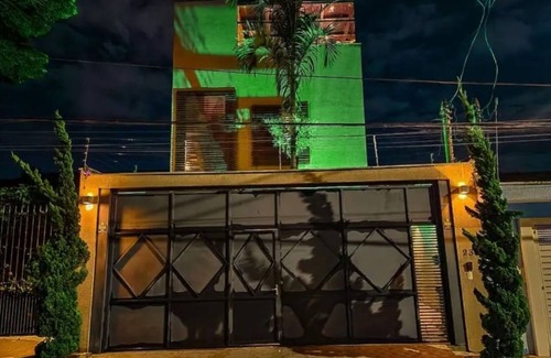 Vila Suzana House | Morumbi Triplex House with Jacuzzi